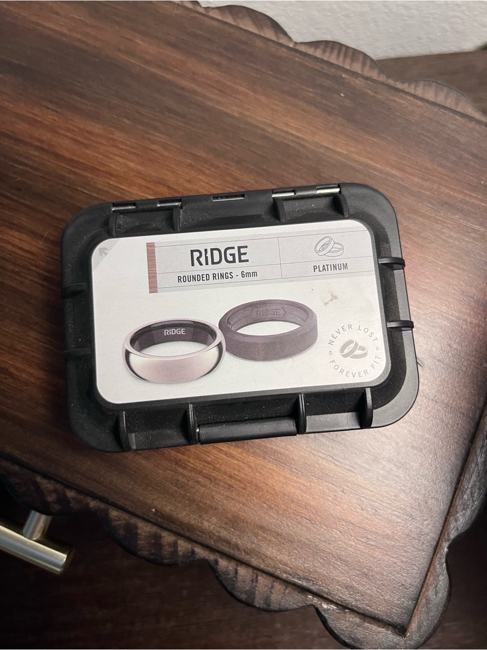 12.5 Ridge Platinum Rounded Ring — Black & Silver